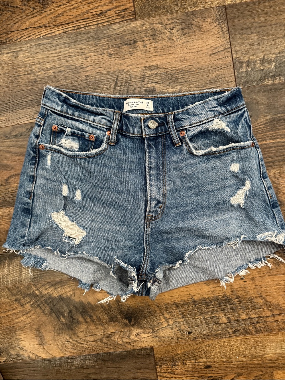 Abercrombie & Fitch Curve Love 4inch Mom Short
